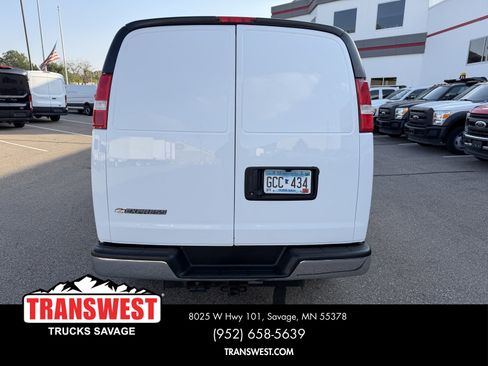 Used 2021 Chevrolet Express 2500 w/ Driver Convenience Package image 4