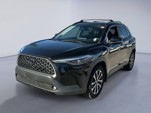 Used 2023 Toyota Corolla Cross XLE image 1