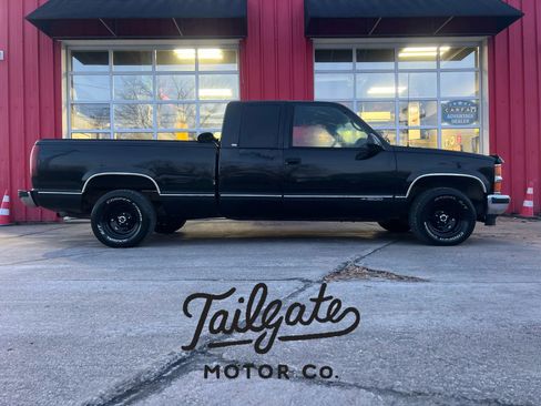 Used 1997 Chevrolet Silverado 1500 2WD Extended Cab image 1