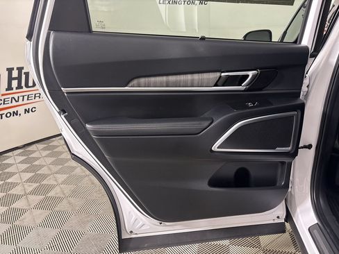 Used 2023 Kia Telluride SX FWD image 25