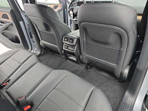 Used 2025 Mercedes-Benz GLE 450 4MATIC image 11