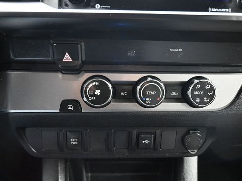 Used 2020 Toyota Tacoma SR w/ SR Convenience Package image 20