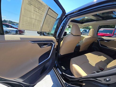 Used 2025 Toyota RAV4 Limited AWD/4WD image 15