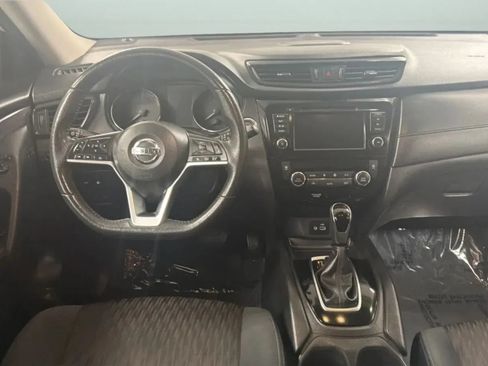Used 2019 Nissan Rogue SV w/ Premium Package FWD image 11
