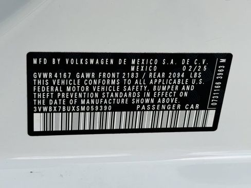 Used 2025 Volkswagen Jetta Sport FWD image 29
