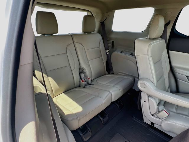Used 2019 GMC Acadia Denali w/ Technology Package AWD/4WD image 25