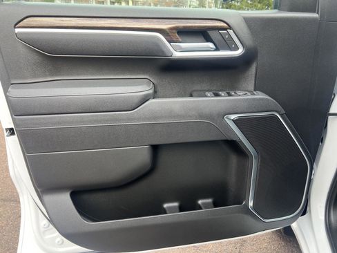 Used 2025 GMC Sierra 1500 Elevation image 14