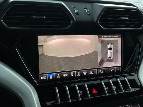 Used 2021 Lamborghini Urus image 33