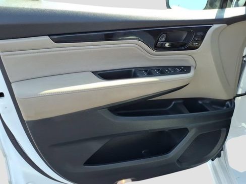 Used 2020 Honda Odyssey Elite image 3