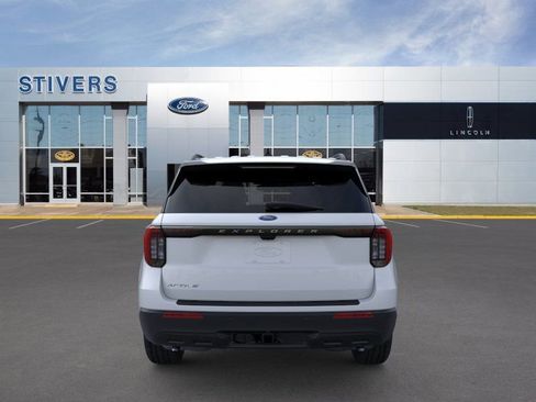 New 2026 Ford Explorer Active image 5