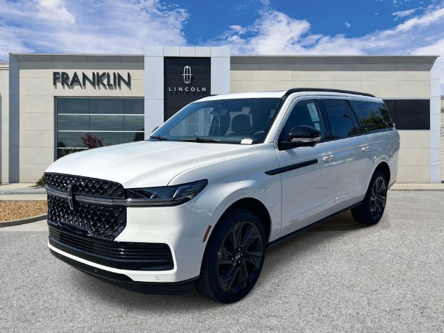 New 2027 Lincoln Navigator L Reserve w/ Jet Appearance Package AWD/4WD image 3