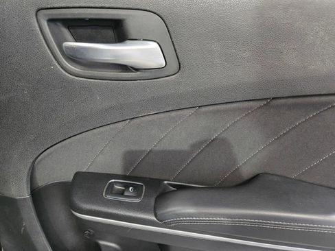 Used 2019 Dodge Charger Scat Pack RWD image 8