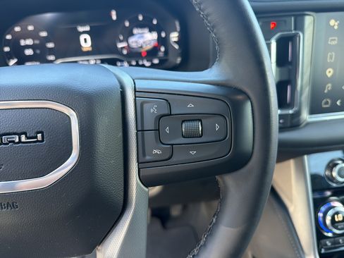 Used 2023 GMC Yukon Denali AWD/4WD image 20