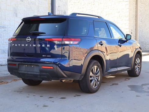 Used 2024 Nissan Pathfinder SV AWD/4WD image 3
