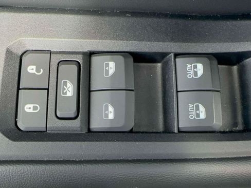 Used 2024 Jeep Grand Cherokee Limited w/ Black Appearance Package AWD/4WD image 14