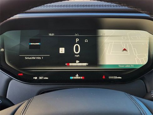 Used 2025 Land Rover Range Rover Sport image 11