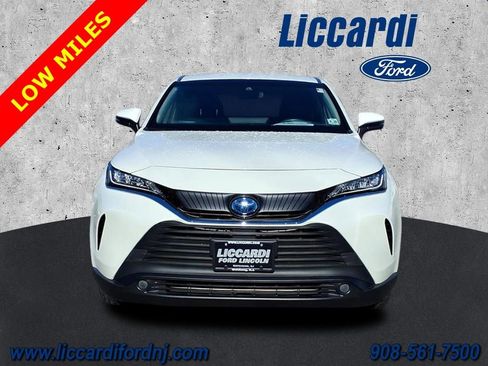 Used 2021 Toyota Venza LE w/ Carpet Mat Package (TMS) image 2