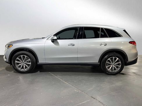 Used 2025 Mercedes-Benz GLC 300 4MATIC image 2