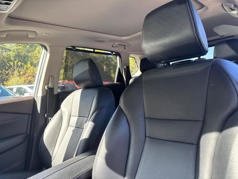 Used 2022 Nissan Rogue SL w/ SL Premium Package image 16