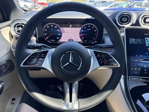 Used 2025 Mercedes-Benz GLC 300 image 14