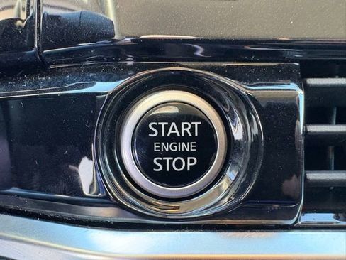 Used 2022 Nissan Pathfinder SL image 25