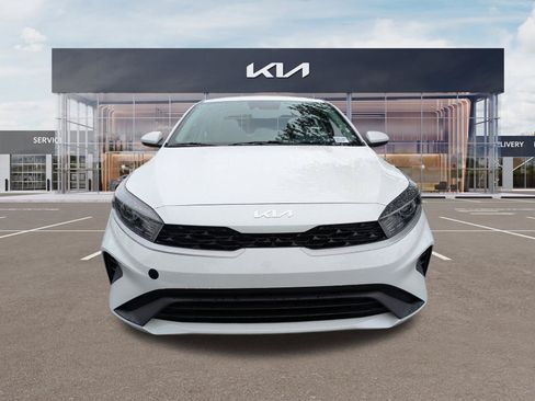 Certified 2023 Kia Forte LXS FWD image 7