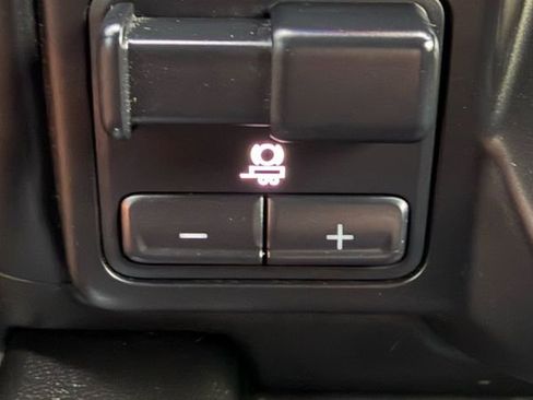 Used 2021 Chevrolet Silverado 1500 LT Trail Boss w/ LPO, Dark Essentials Package AWD/4WD image 19
