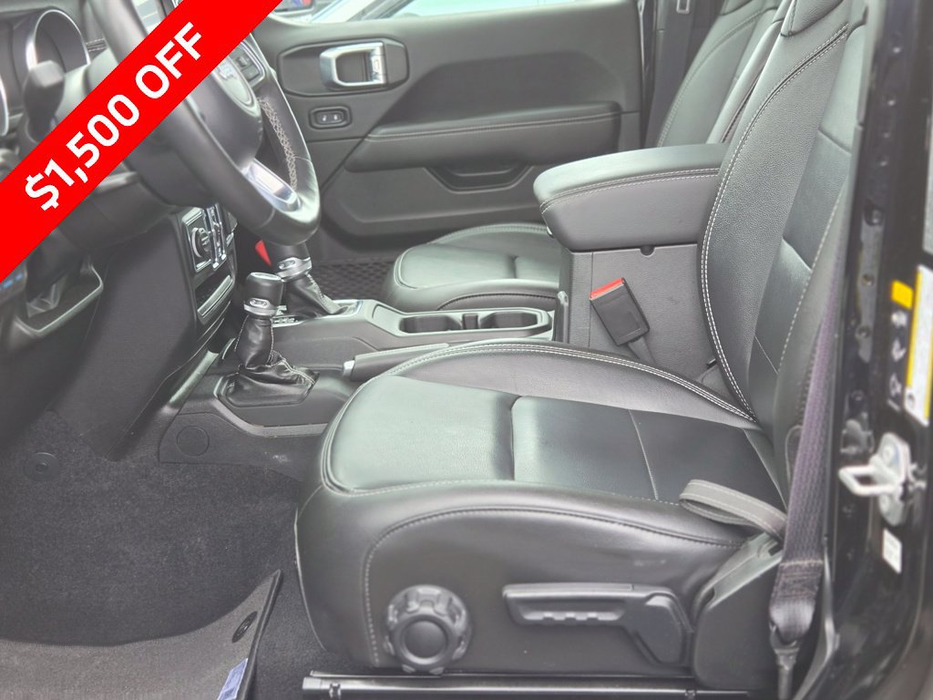 Used 2023 Jeep Wrangler Unlimited Sahara w/ Cold Weather Group AWD/4WD image 12