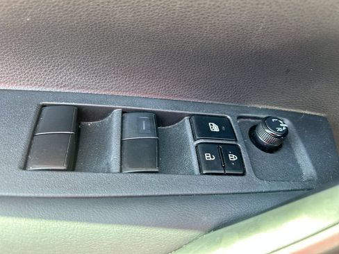 Used 2022 Toyota Corolla SE FWD image 12