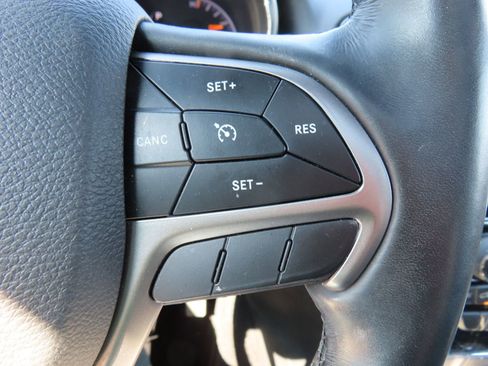 Used 2021 Jeep Grand Cherokee Limited w/ Luxury Group II image 19