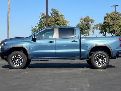 Used 2024 Chevrolet Silverado 1500 ZR2 w/ Technology Package image 7
