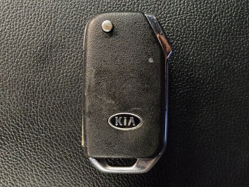 Used 2020 Kia Soul LX FWD image 32