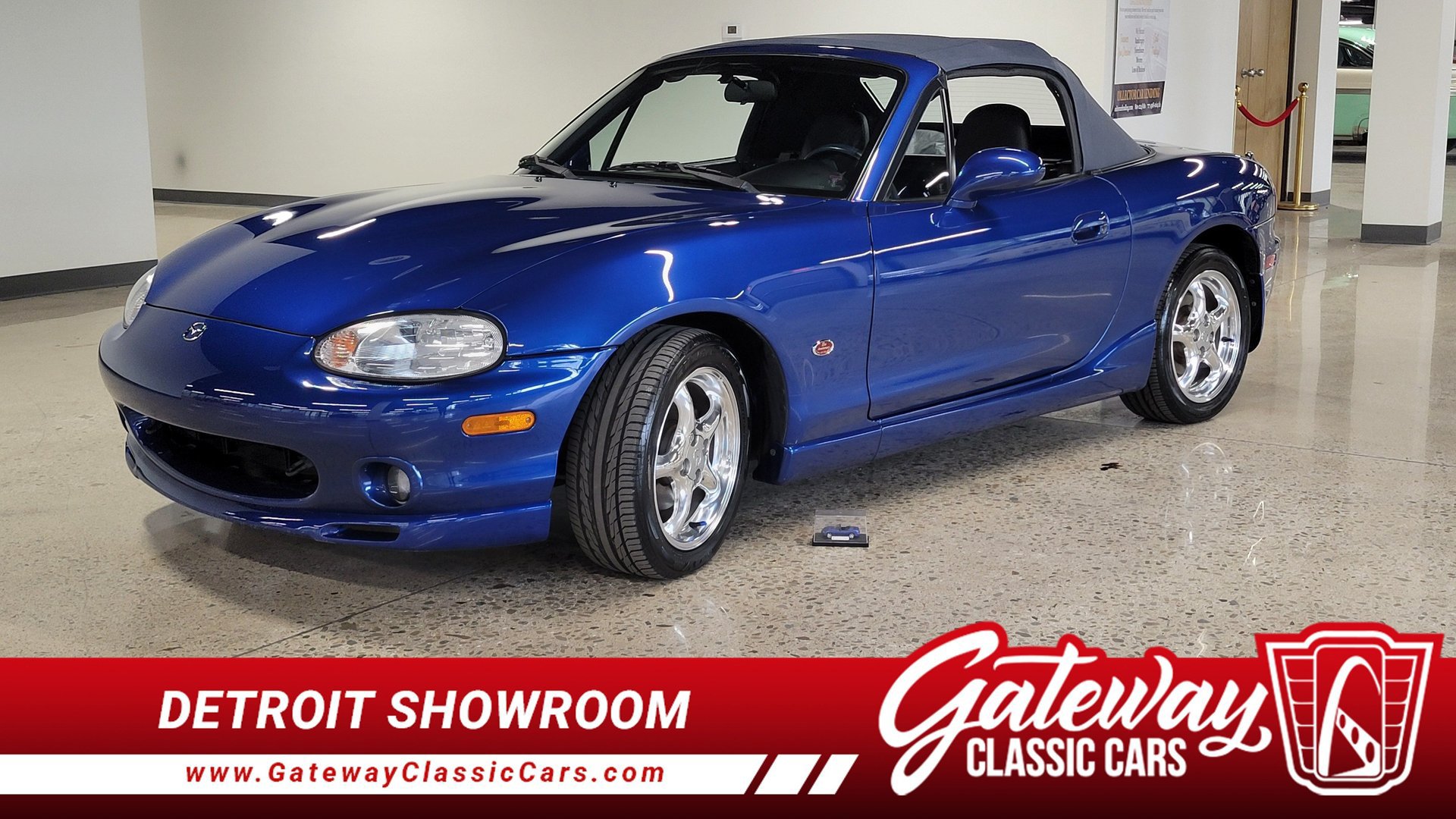 Used 1999 MAZDA MX-5 Miata RWD image 1