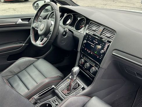 Used 2019 Volkswagen GTI SE image 12
