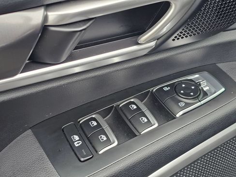 Certified 2024 Kia Telluride S FWD image 33