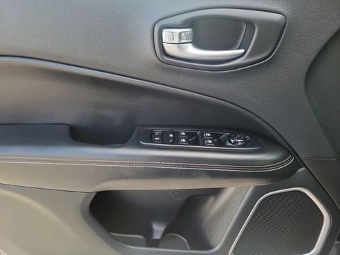 Used 2018 Jeep Compass Latitude w/ Popular Equipment Group image 20