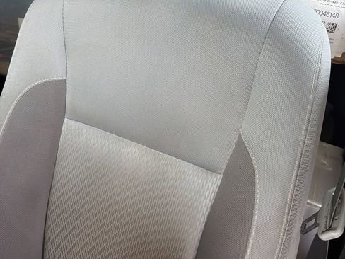 Used 2018 Toyota Corolla LE FWD image 5
