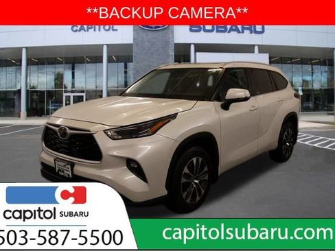 Used 2023 Toyota Highlander XLE image 7
