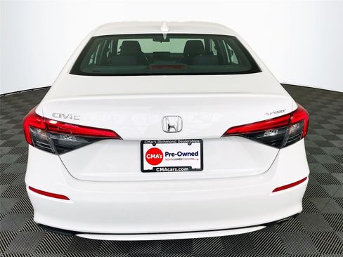 Used 2023 Honda Civic Sport image 9