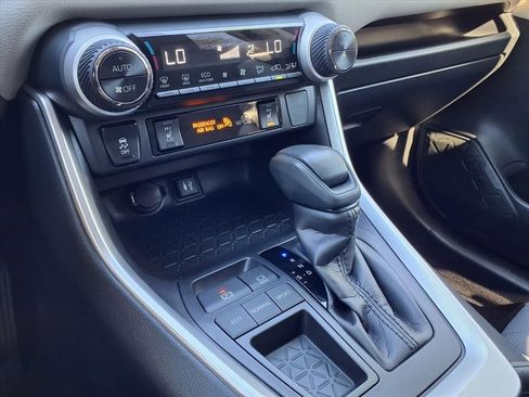 Used 2019 Toyota RAV4 XLE image 28