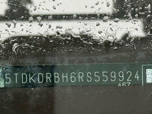 Used 2024 Toyota Highlander XSE image 17