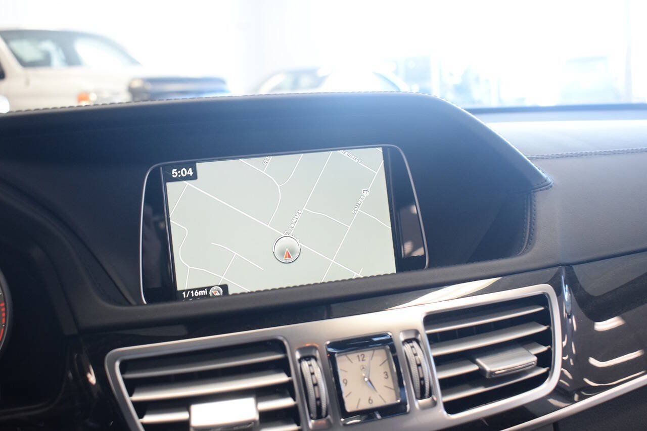 Used 2016 Mercedes-Benz E 400 Sedan image 34
