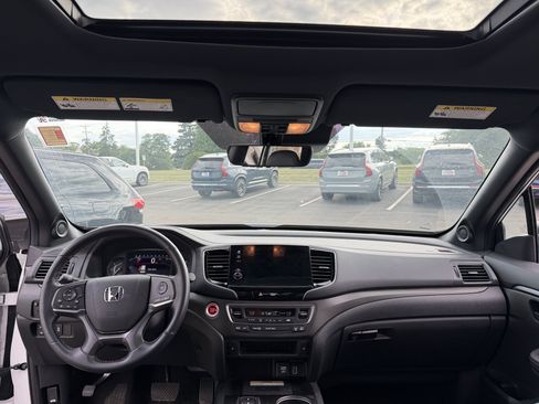 Used 2023 Honda Passport TrailSport image 8