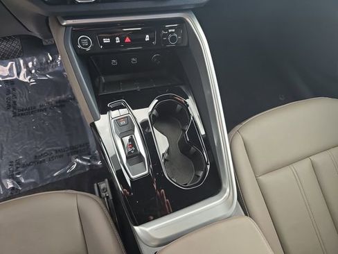 Used 2025 Audi Q5 Premium w/ Convenience Package AWD/4WD image 28