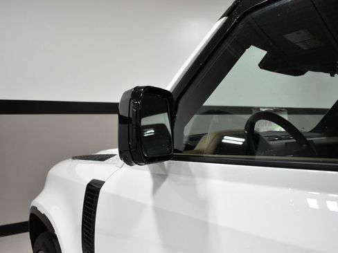 Used 2025 Land Rover Defender 130 V8 AWD/4WD image 21