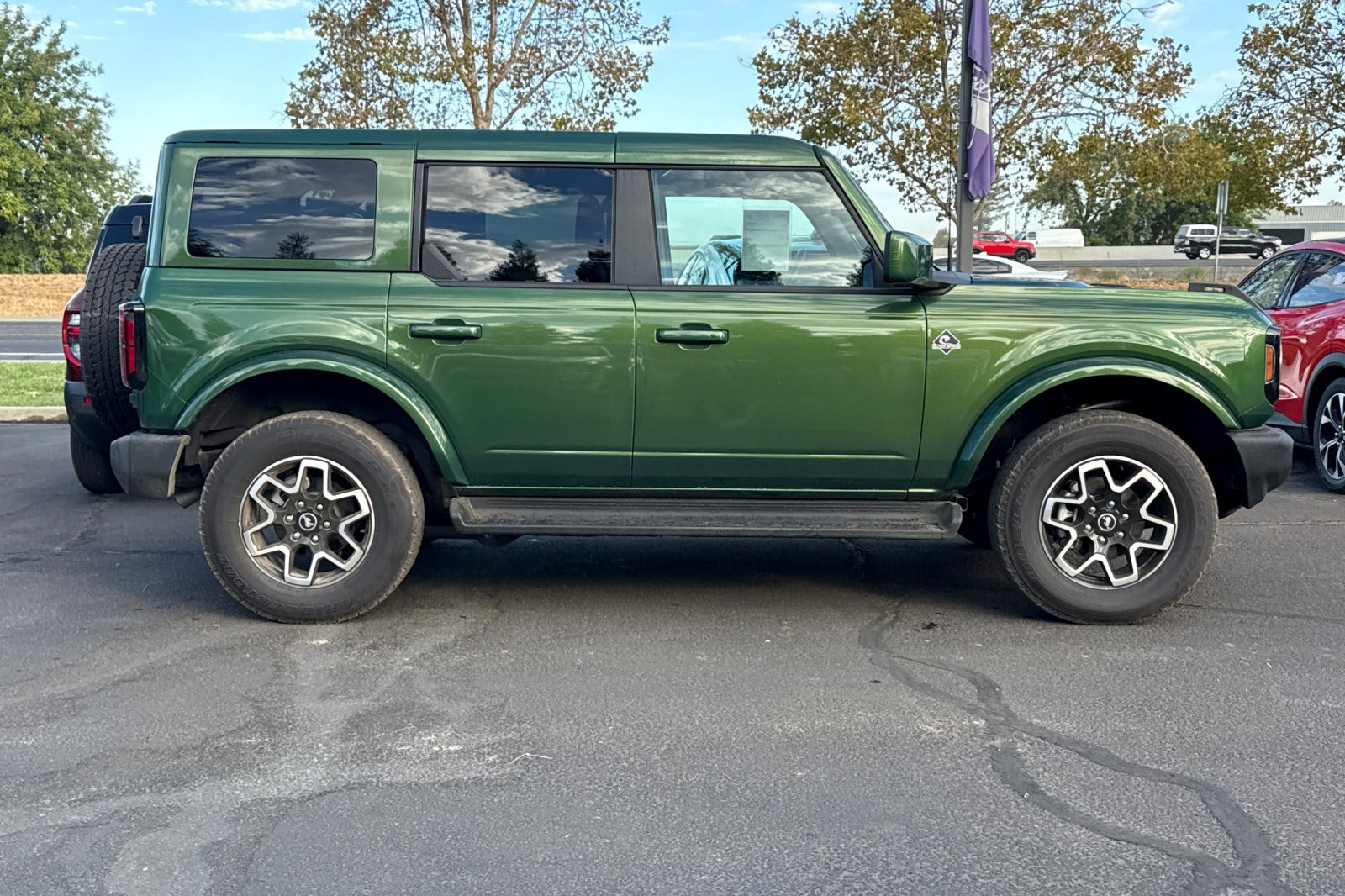 Certified 2025 Ford Bronco Outer Banks AWD/4WD image 3