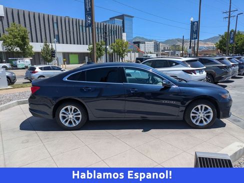 Used 2017 Chevrolet Malibu LT FWD image 2