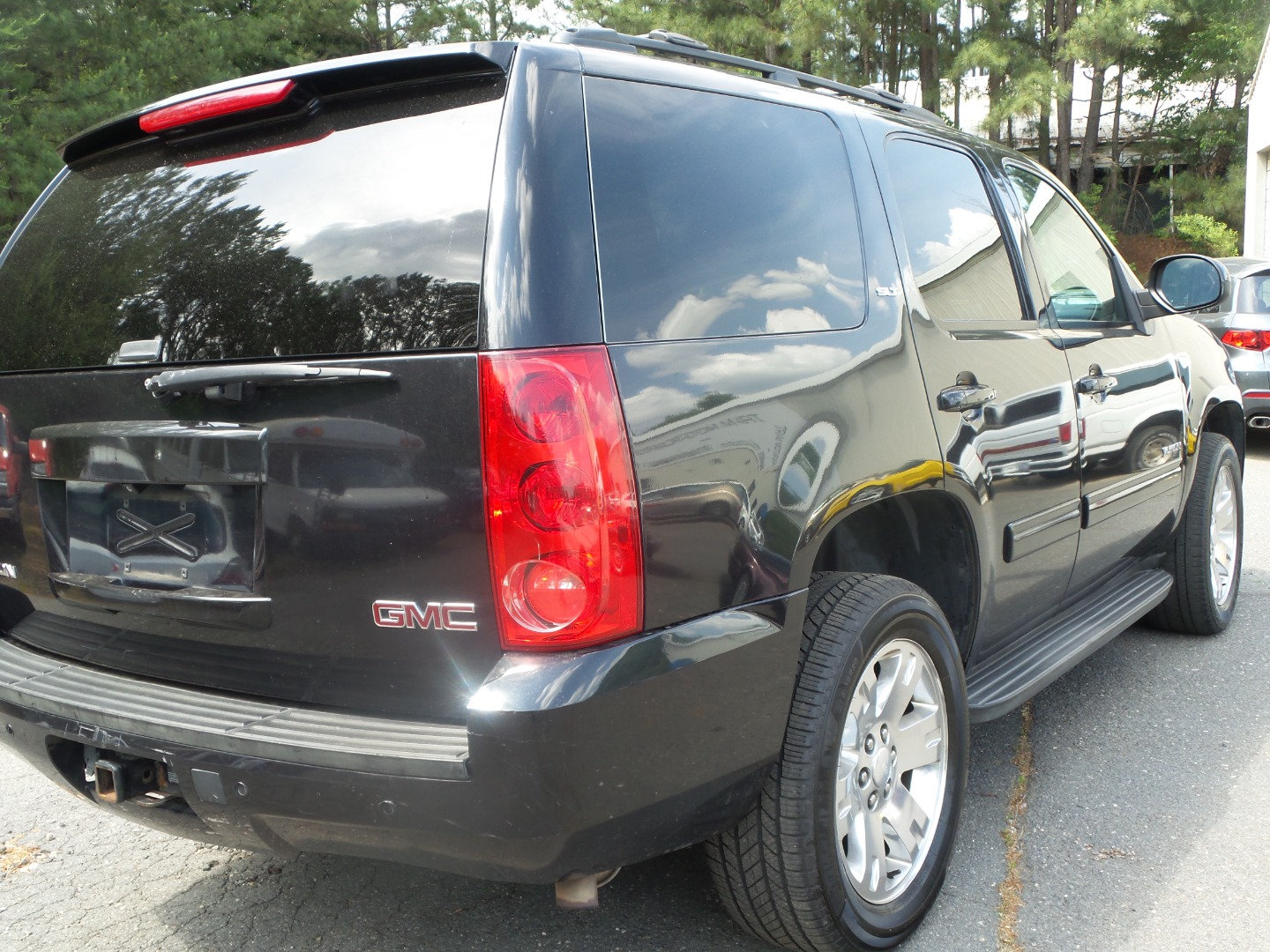 Used 2012 GMC Yukon SLT w/ SLT-2 Equipment Package AWD/4WD image 5