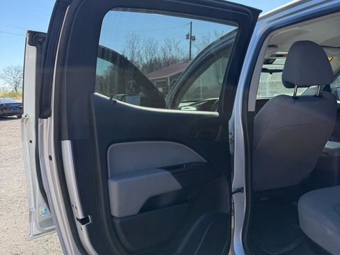 Used 2017 Chevrolet Colorado W/T w/ WT Convenience Package image 7