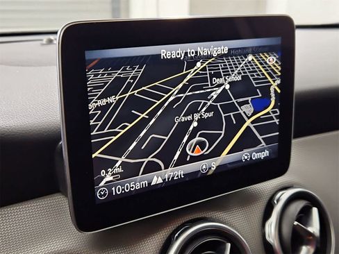 Used 2018 Mercedes-Benz GLA 250 4MATIC image 30